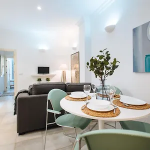 Lanza Apartment