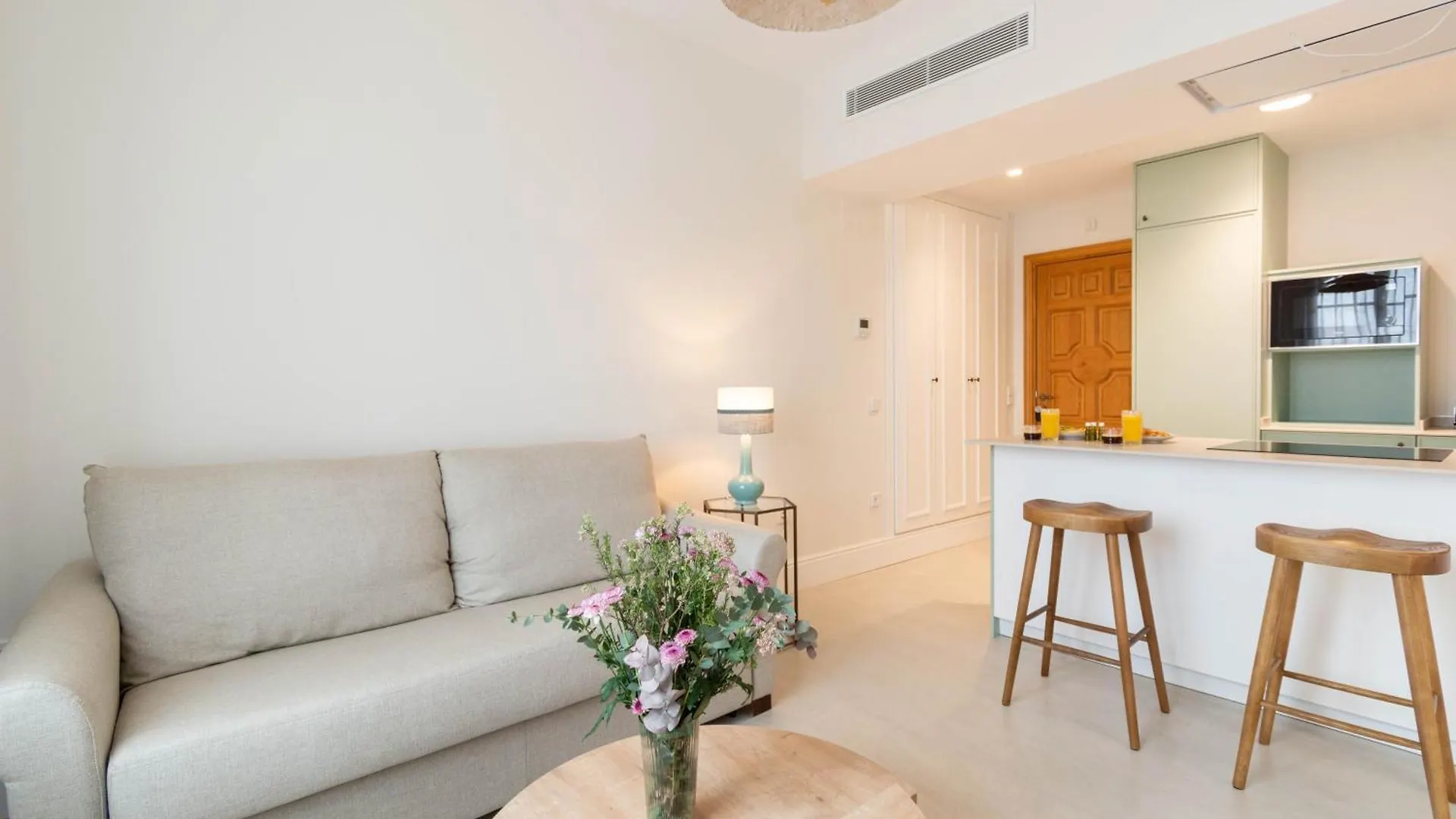 Betis Suites-La Campana Seville 0*,  Spain