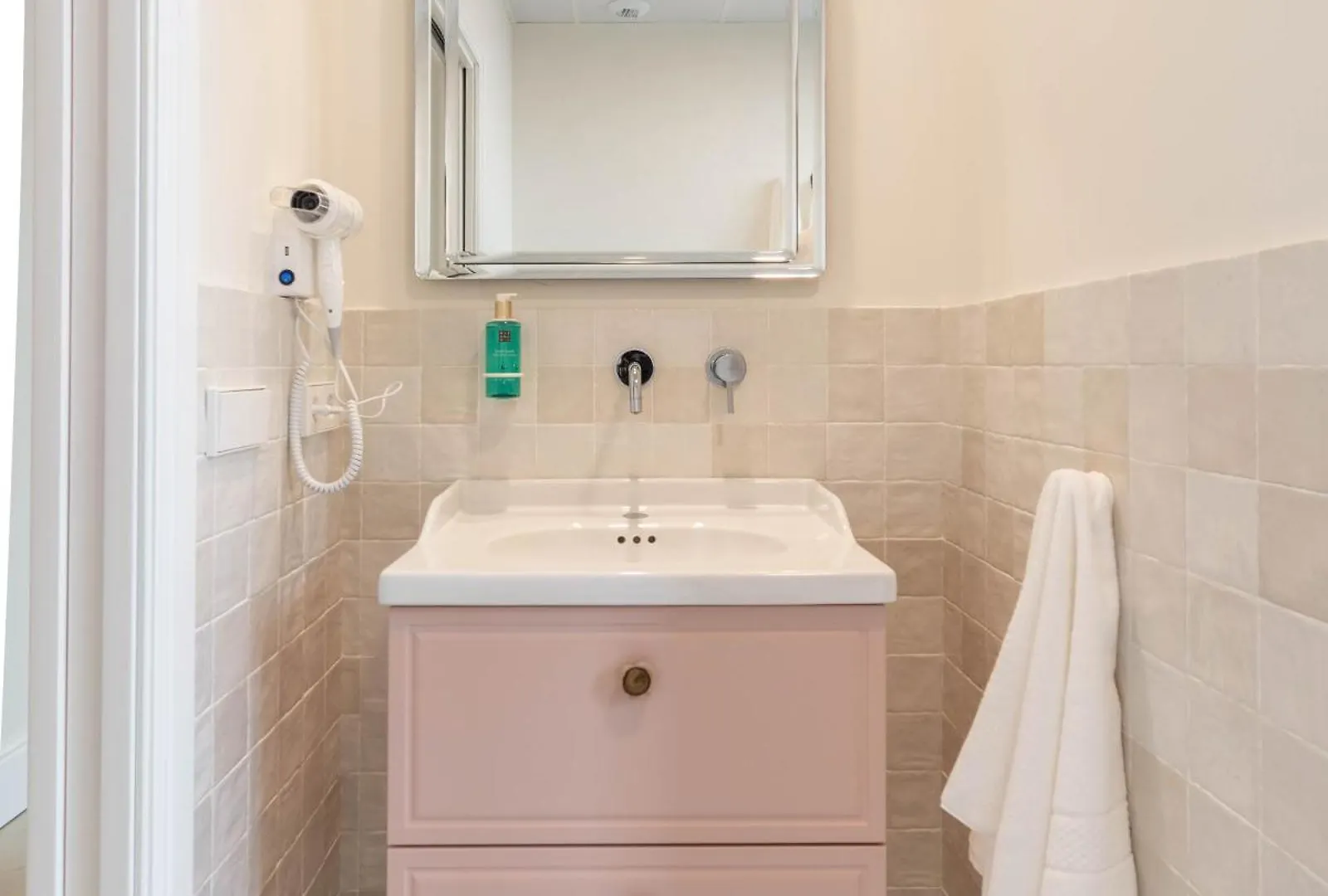Betis Suites-La Campana Seville 0*,  Spain