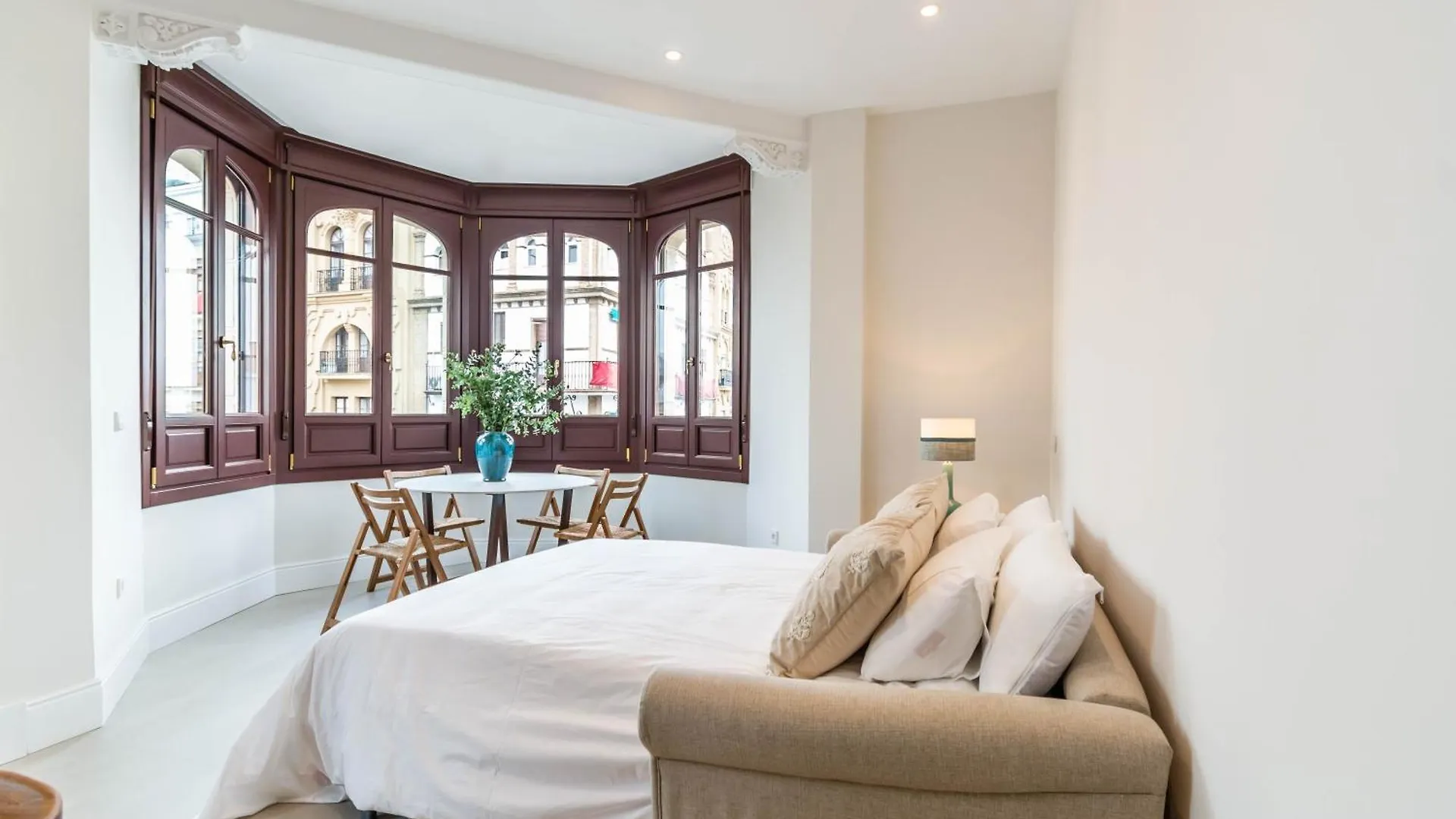 Betis Suites-La Campana Seville 0*,