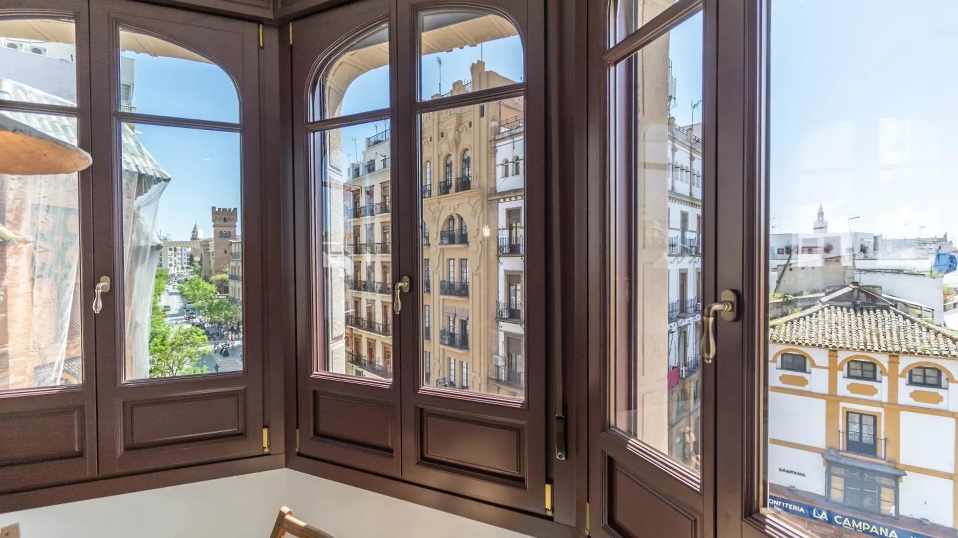 Betis Suites-La Campana Seville Apartment